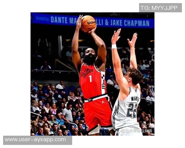 快船客场挑战火箭首发阵容揭晓哈登领衔邓恩莱昂纳德科林斯祖巴茨共战强敌